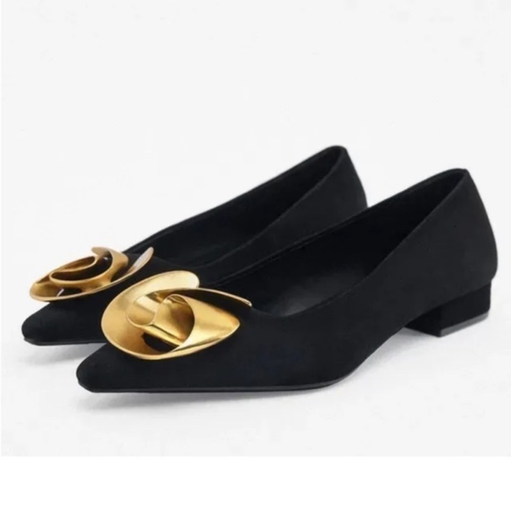 NWT. Zara Black/Gold Suede Metal Flower Loafers/Ballet Flats. Size 9.
